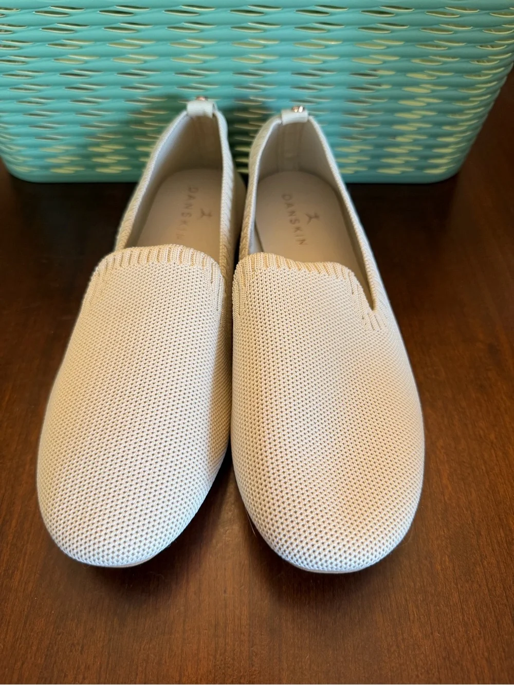 NWOT Danskin Women's Dream Slip-On Loafers SZ 9 Color Cream